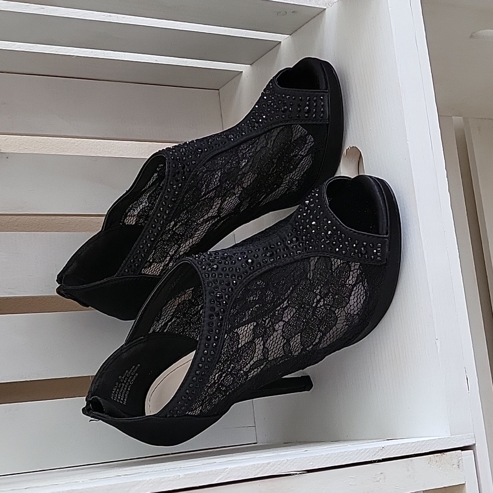 High heel dress booties